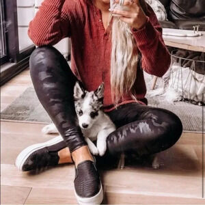 Spanx Faux Leather Black Camo Leggings Size Medium